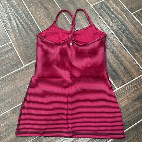 Lululemon - Picture 2 of 5